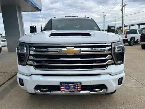 Used 2024 Chevrolet Silverado 3500 High Country AWD/4WD image 15