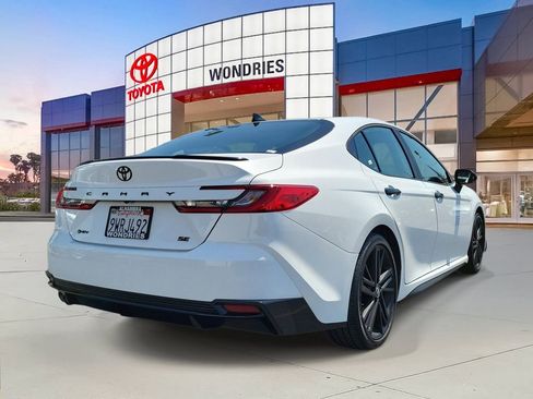 Used 2026 Toyota Camry Hybrid image 6