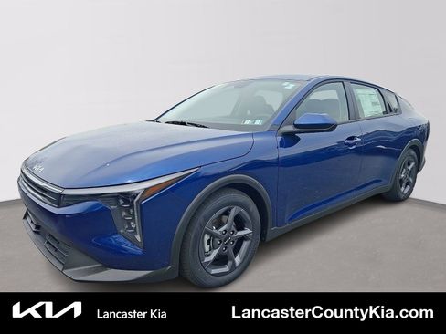 New 2026 Kia K4 LXS image 1