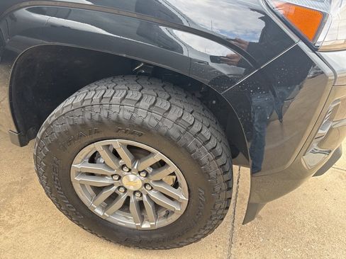 Used 2023 Chevrolet Colorado LT w/ LT Convenience Package image 4