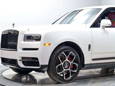 Used 2021 Rolls-Royce Cullinan Black Badge AWD/4WD image 5