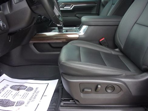 Used 2024 Chevrolet Silverado 1500 LT Trail Boss w/ LT Trail Boss Premium Package image 12