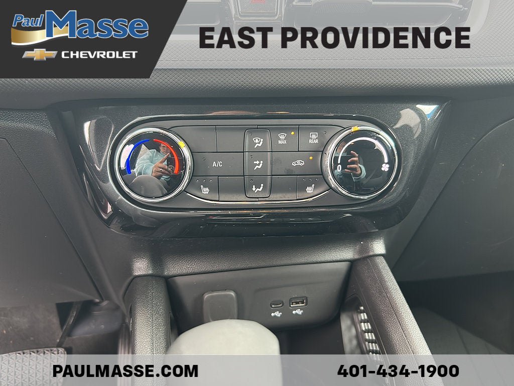 Used 2024 Chevrolet TrailBlazer LT w/ LT Cold Weather Package FWD image 11