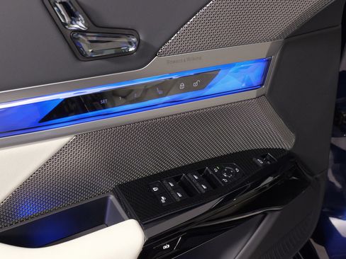 Used 2023 BMW 760i xDrive image 15