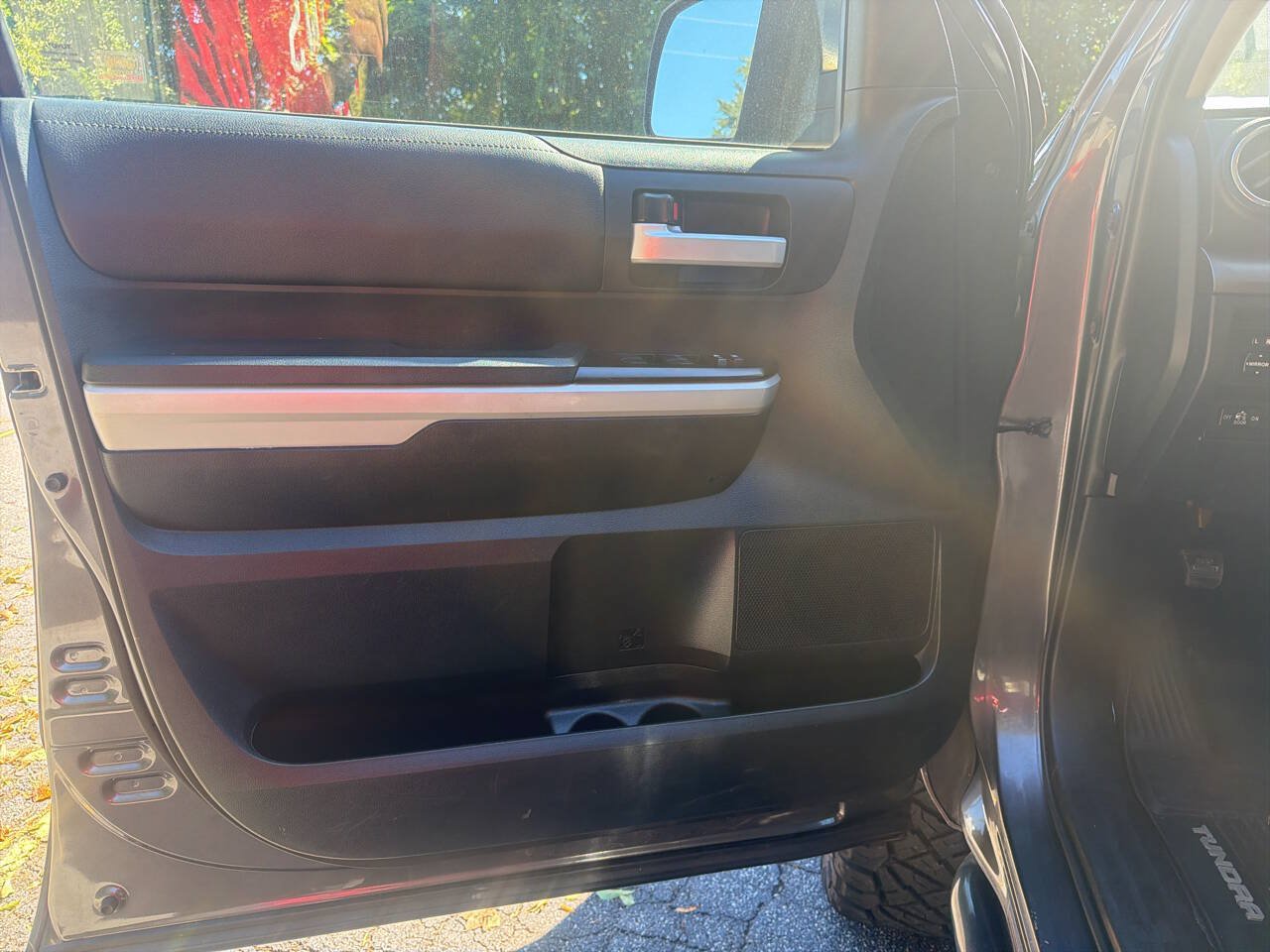 Used 2018 Toyota Tundra SR5 w/ SR5 Upgrade Package AWD/4WD image 14