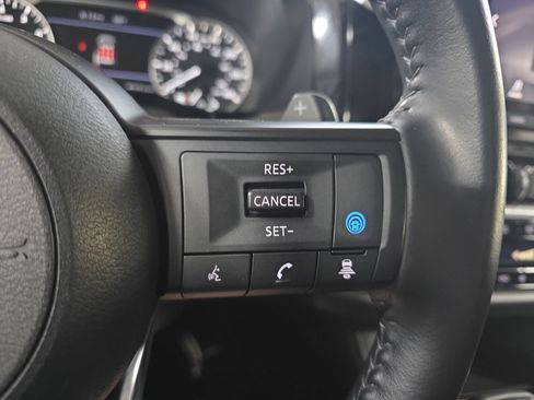 Used 2025 Nissan Pathfinder SV FWD image 18