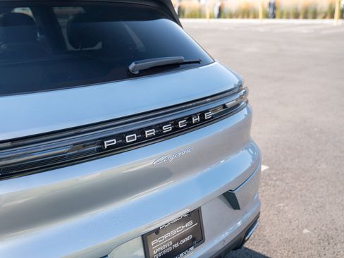 Certified 2026 Porsche Cayenne AWD/4WD image 29