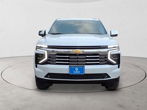 New 2026 Chevrolet Suburban Premier image 2