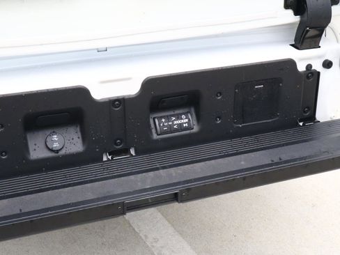 Used 2024 GMC Sierra 1500 Denali Ultimate AWD/4WD image 9