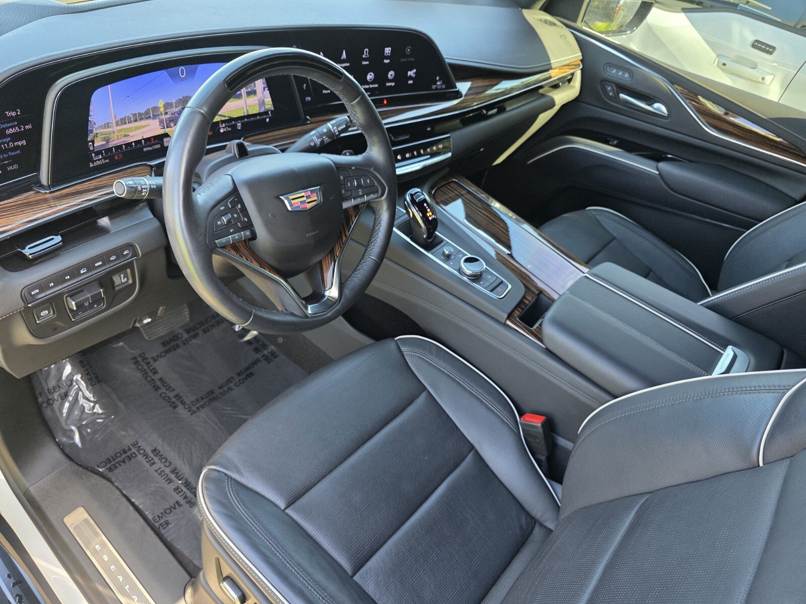 Used 2024 Cadillac Escalade ESV Premium Luxury w/ Performance Package AWD/4WD image 11