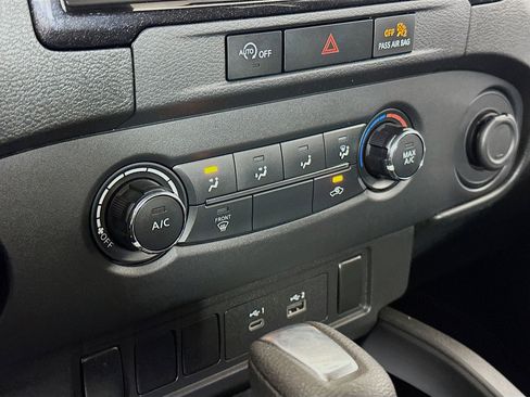 Used 2024 Nissan Frontier SV image 22