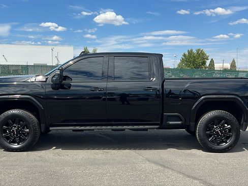 Certified 2024 GMC Sierra 2500 AT4 w/ AT4 Premium Plus Package AWD/4WD image 9
