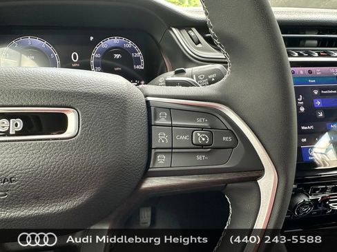 Used 2023 Jeep Grand Cherokee L Limited w/ Trailer Tow Group (B) AWD/4WD image 32
