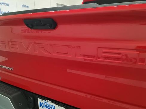 Used 2023 Chevrolet Silverado 1500 LT AWD/4WD image 46