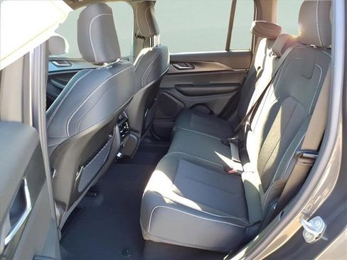 New 2025 Jeep Grand Cherokee Laredo X w/ Luxury Tech Group I image 9