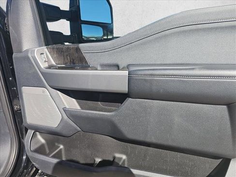 Certified 2024 Ford F250 Lariat w/ Black Appearance Package image 10