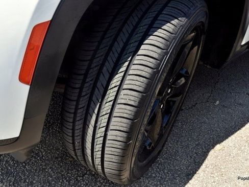 Used 2022 Jeep Grand Cherokee L Laredo image 6