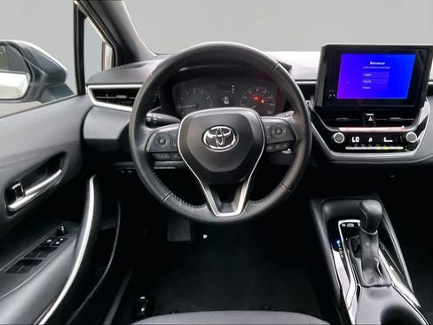 Used 2025 Toyota Corolla SE FWD image 6