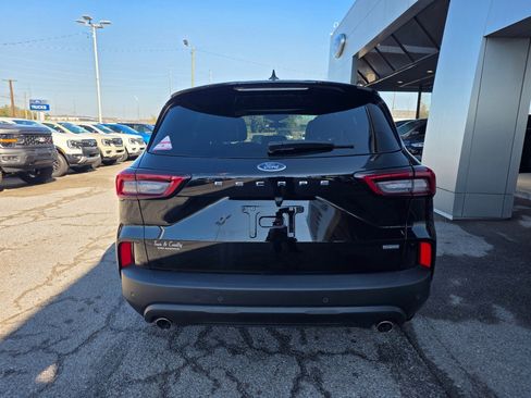 Used 2025 Ford Escape ST-Line w/ Equipment Group 301A image 5