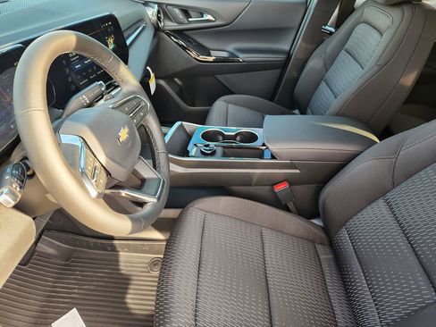 New 2026 Chevrolet Equinox LT w/ LPO, Floor Liner Package FWD image 9