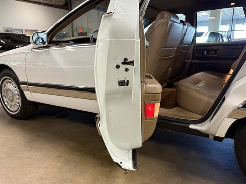 Used 1995 Buick Roadmaster Estate RWD image 68