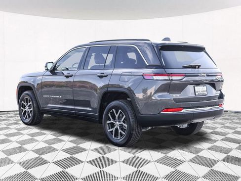 Used 2025 Jeep Grand Cherokee Limited image 15