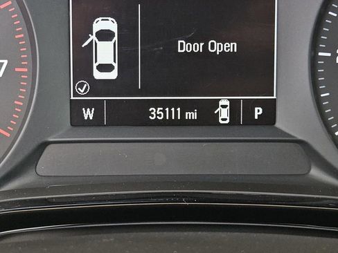 Used 2025 Chevrolet Trax LS w/ LS Convenience Package image 21