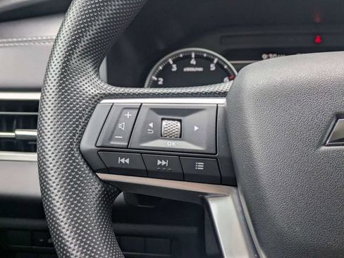 Used 2025 Mitsubishi Outlander ES FWD image 23