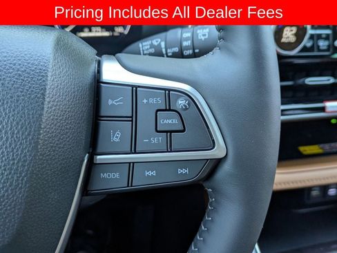 New 2026 Toyota Highlander Platinum AWD/4WD image 30
