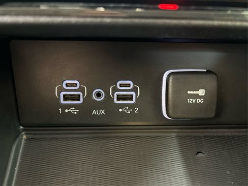 Used 2023 Jeep Grand Cherokee Limited w/ Luxury Tech Group II AWD/4WD image 33
