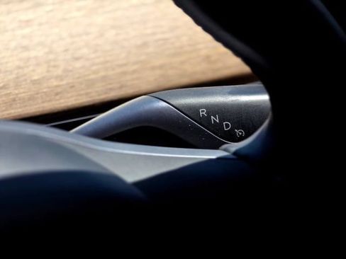 Used 2018 Tesla Model 3 Mid Range RWD image 21