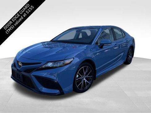 Used 2024 Toyota Camry SE image 7