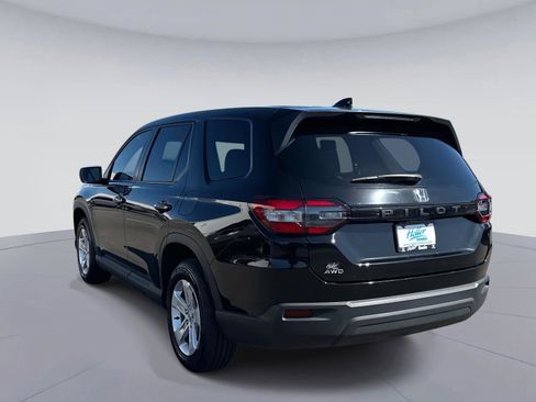 Certified 2023 Honda Pilot LX image 6