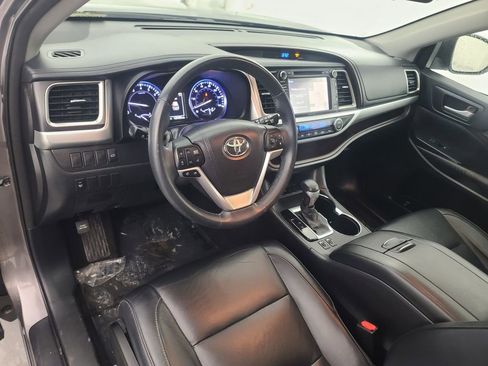 Used 2015 Toyota Highlander XLE image 26