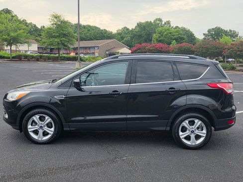 Used 2010 Ford Escape XLT FWD image 2
