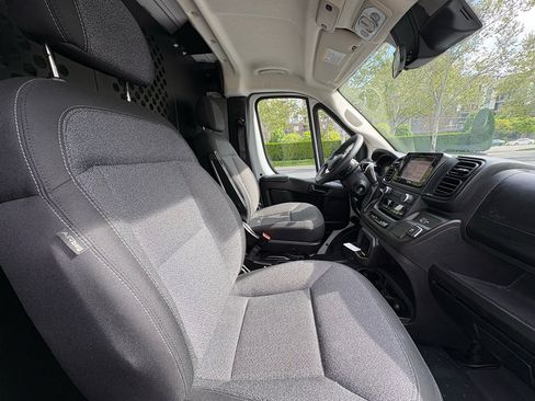 Used 2025 RAM ProMaster 2500 w/ U-Haul Equipment Group FWD image 24