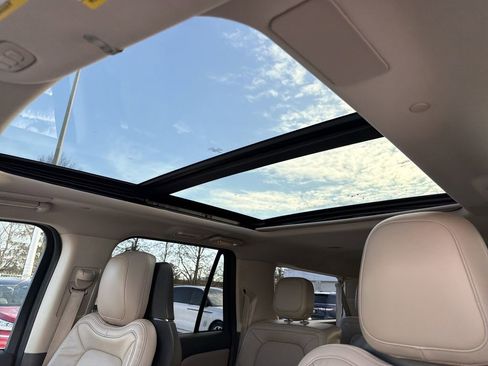 Certified 2022 Lincoln Navigator L Reserve image 30