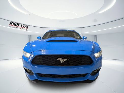 Used 2017 Ford Mustang Premium image 7