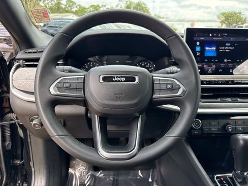 Certified 2024 Jeep Compass Latitude image 26