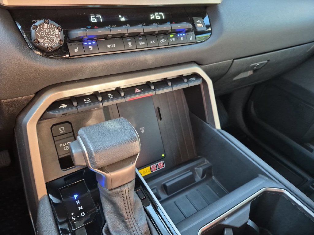 Used 2026 Toyota Tundra Limited AWD/4WD image 23