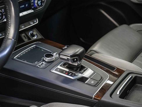 Used 2018 Audi Q5 2.0T Premium Plus w/ Premium Plus Package image 24