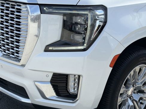 Used 2022 GMC Yukon Denali RWD image 32