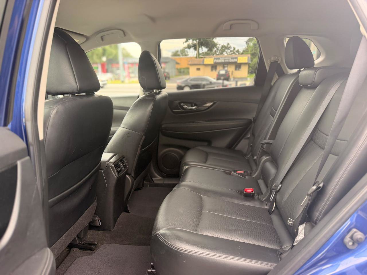 Used 2018 Nissan Rogue SL AWD/4WD image 17