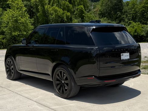 Used 2023 Land Rover Range Rover Autobiography AWD/4WD image 4