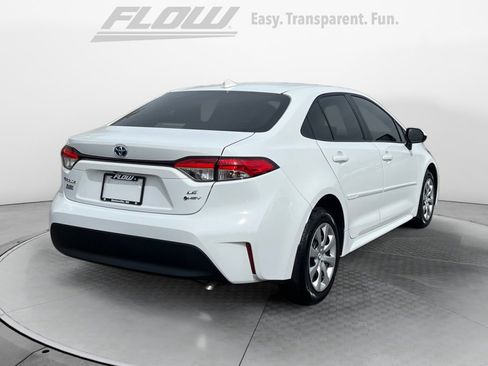 Used 2025 Toyota Corolla LE image 9