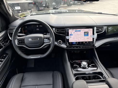 New 2026 Jeep Grand Wagoneer L Summit AWD/4WD image 11