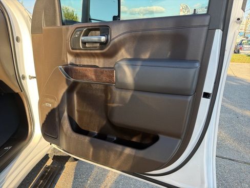 Used 2023 GMC Sierra 2500 Denali w/ Denali Ultimate Package image 20