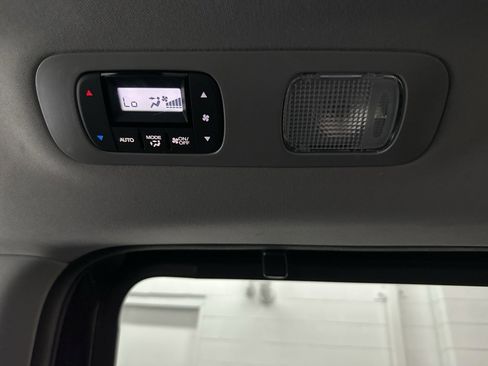 Used 2024 Honda Odyssey Touring image 37