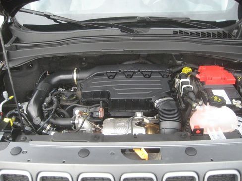 Used 2022 Jeep Renegade Limited AWD/4WD image 13