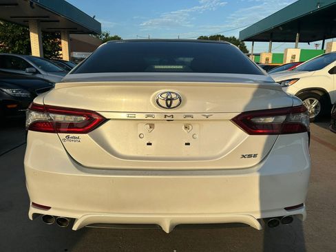 Used 2018 Toyota Camry XSE FWD image 3